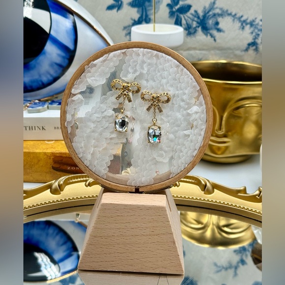 🆕 OSCAR DE LA RENTA 🧿 NWOT Sparkle & Dangling Bow Earrings - Picture 6 of 16